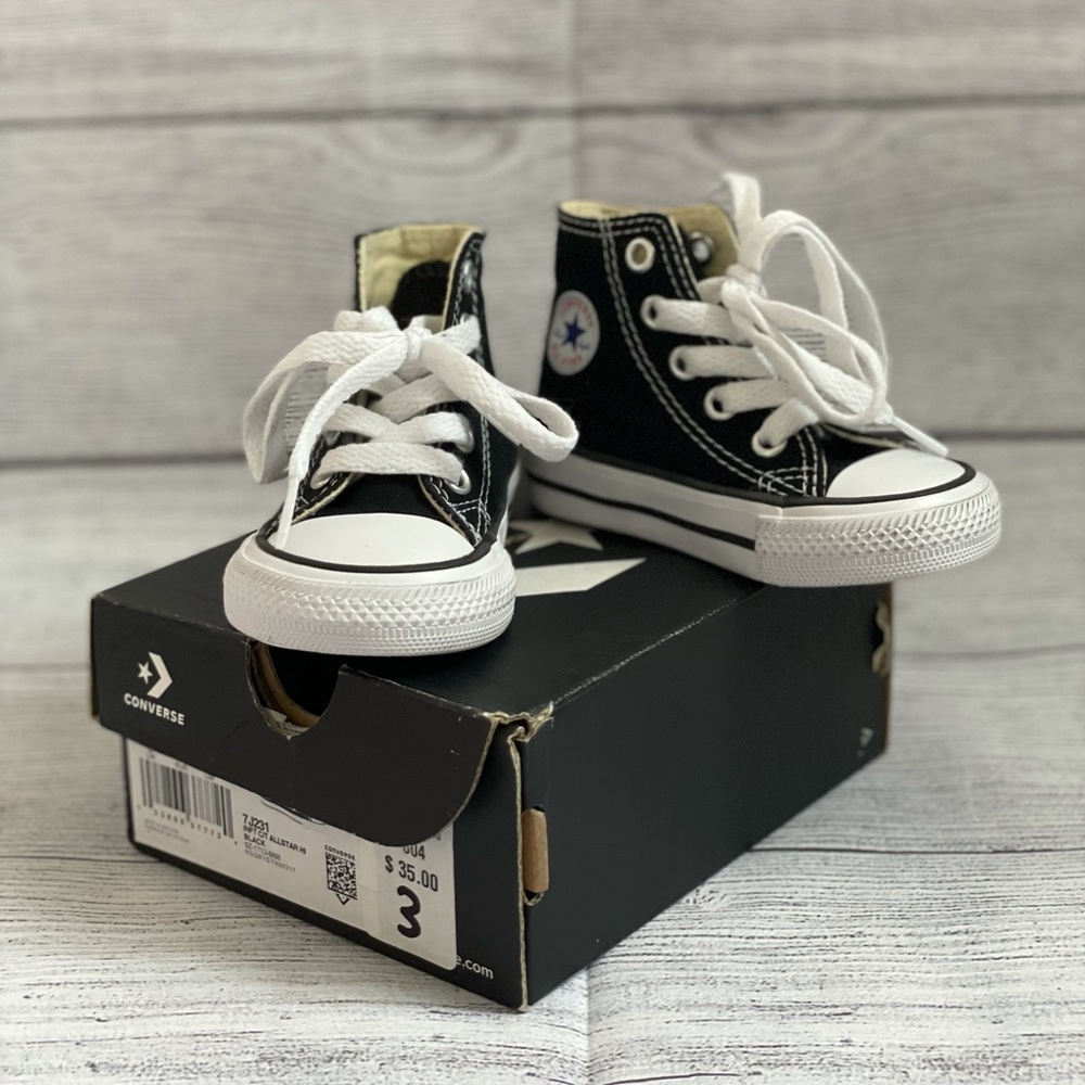 High too converse in black & white. Size 3.